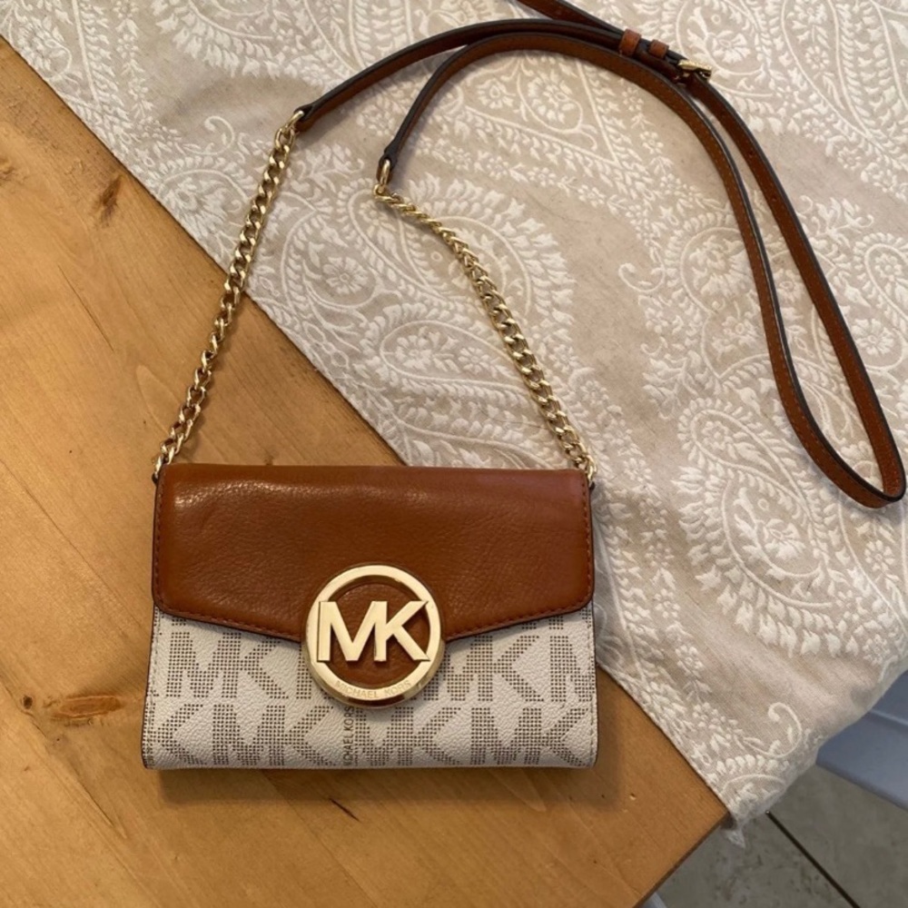 Micheal Kors crossbody